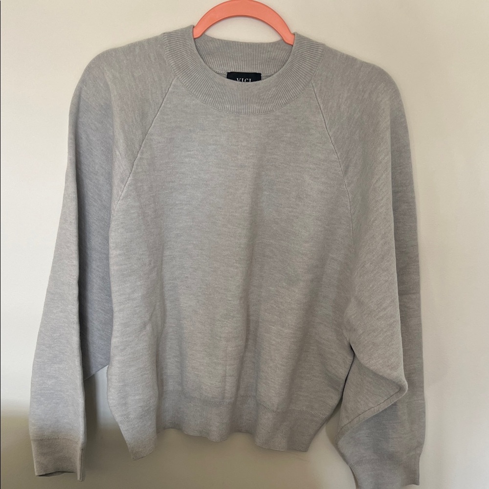 Never been worn VICI Women’s Crewneck Sweater in Light Gray Heather